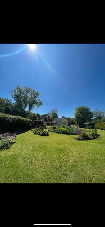 Bed and Breakfast Broadmoor Farm Kilgetty Екстер'єр фото